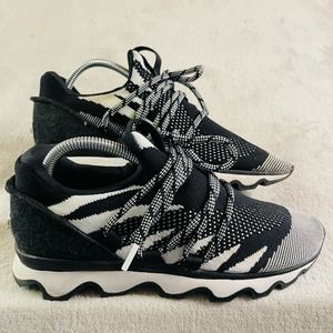 SOREL Kinetc Lace Sneaker Women 8 Black White Trainer Athletic Lace Up Shoes